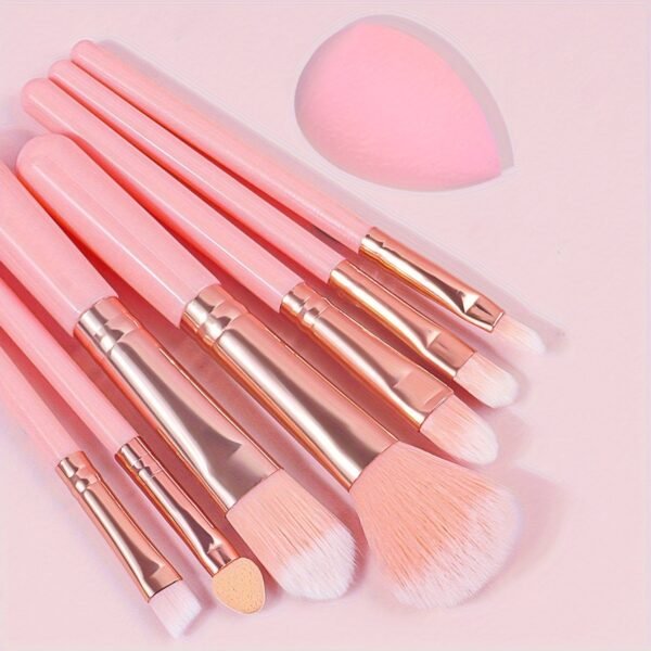 Beginner-Friendly Pink Soft-Bristle Makeup Brush Set – 7 Pieces