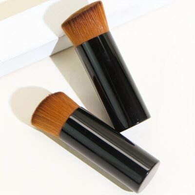 Short-Handle Angled Foundation Brush with Aluminium Tube