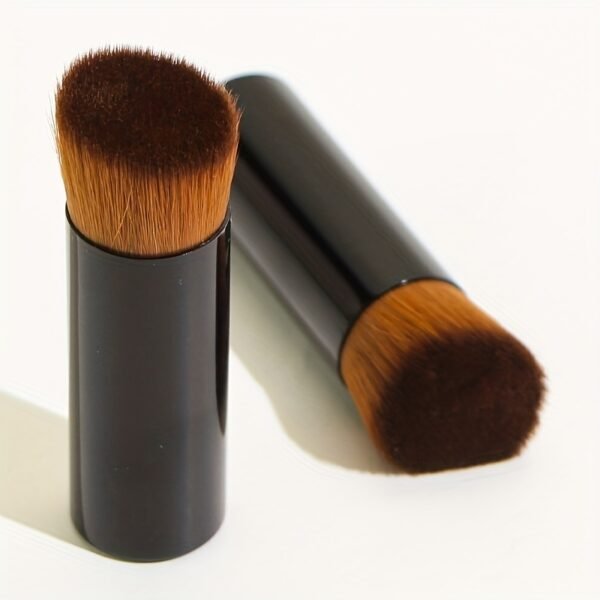 Short-Handle Angled Foundation Brush with Aluminium Tube