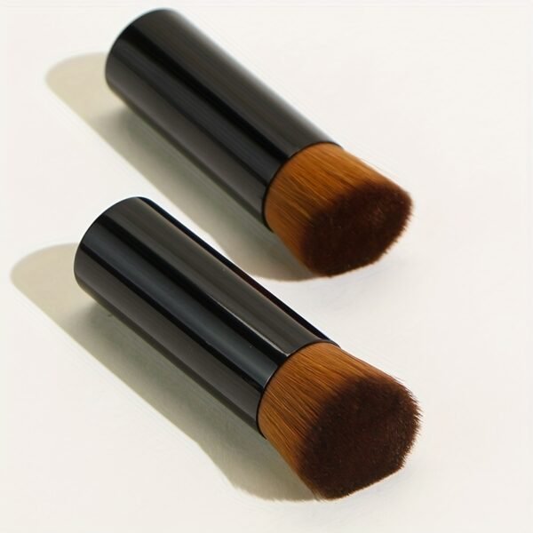 Short-Handle Angled Foundation Brush with Aluminium Tube