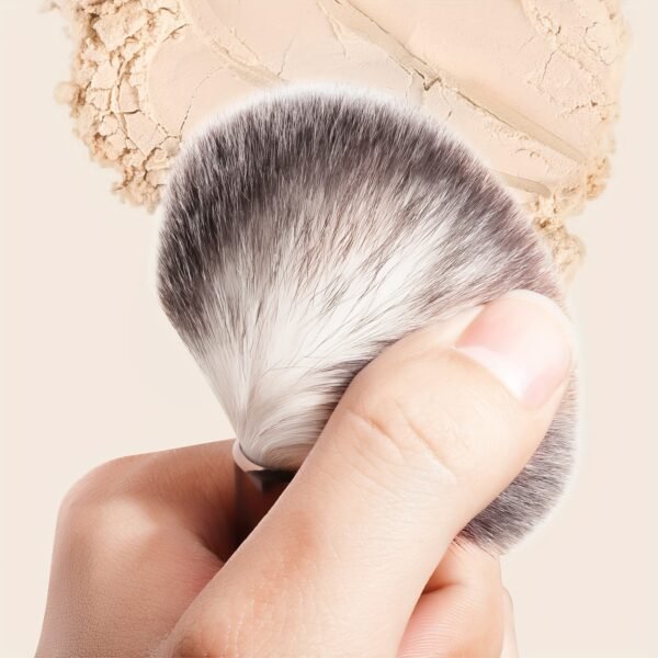 Soft and Fluffy Powder Makeup Brush